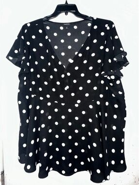 Torrid 3X 22/24 Black White Polka Dot Peplum Flutter Sleeve Blouse